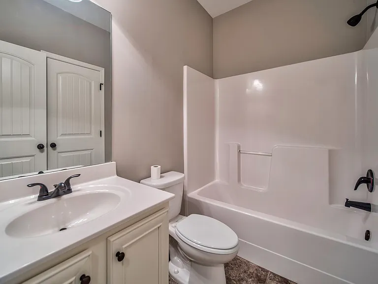 4914 Whisper Creek Ct SW — Photo 6