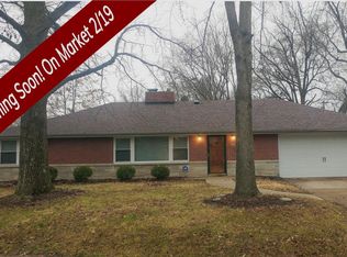 915 S Rock Hill Rd, Saint Louis, MO 63119