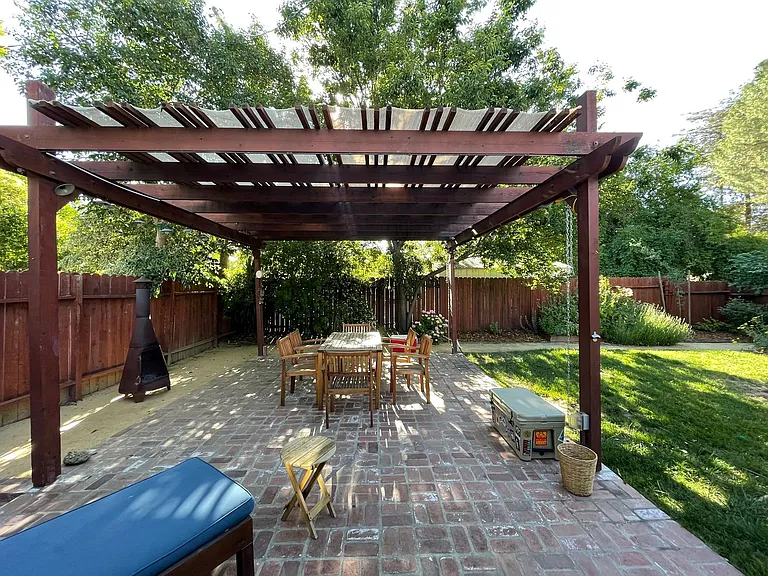 902 Gregory Pl — Photo 12