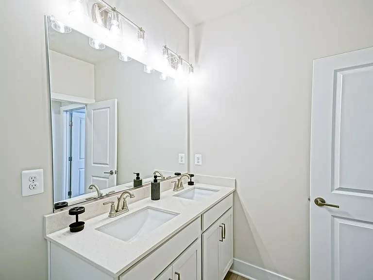 24487 Robert Andrew Dr — Photo 35