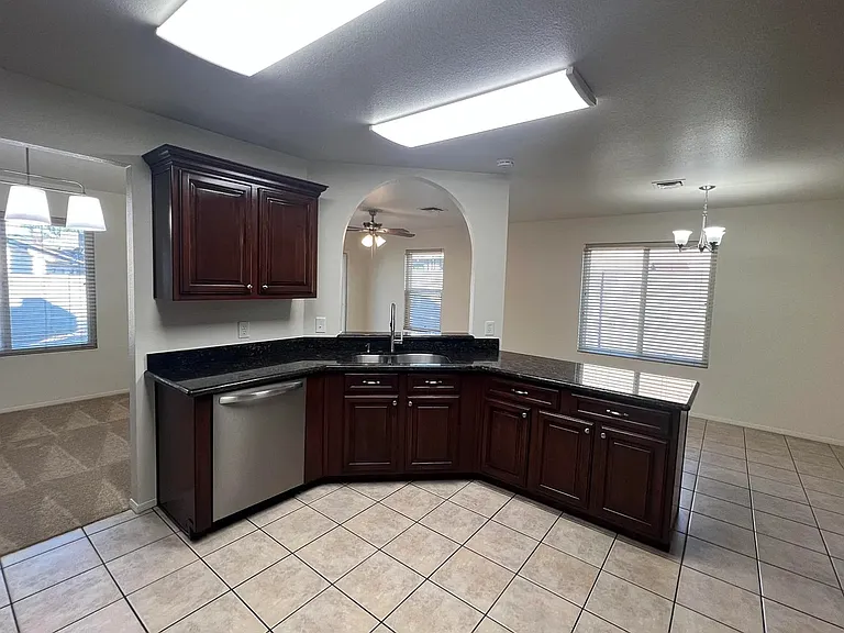 1321 E Morrow Dr — Photo 16