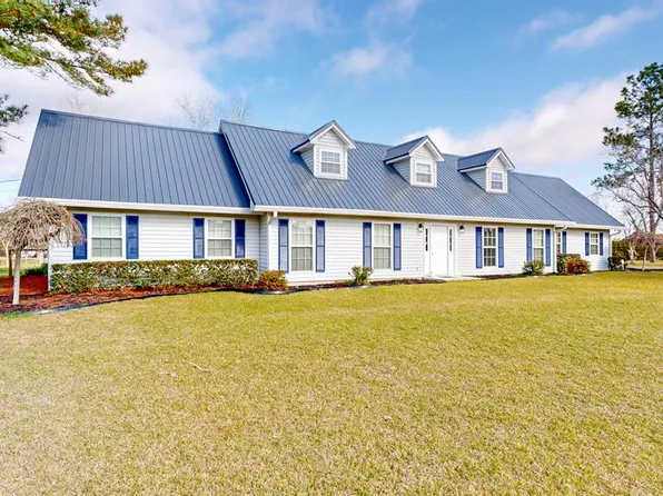 595 Cypress St, Webb, AL 36376