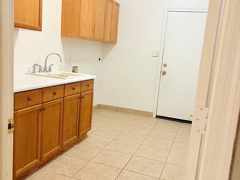 1042 E Canyon Way — Photo 39