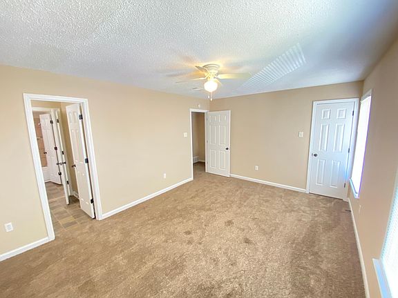 4th image of 5568 Blossom Ln