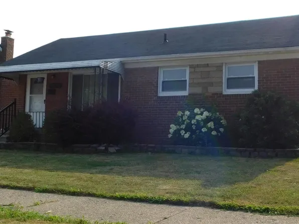 26101 Ronald St, Roseville, MI 48066
