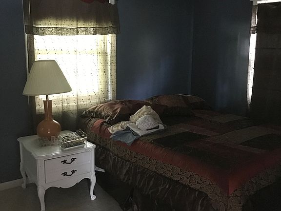 4th image of 1512 Johnson St