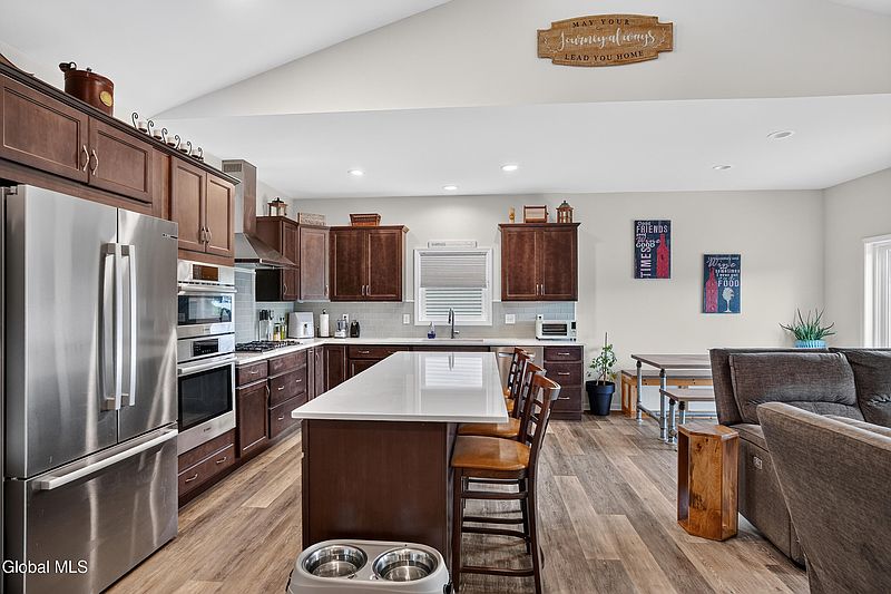 4th image of 14 Julia Rose Court