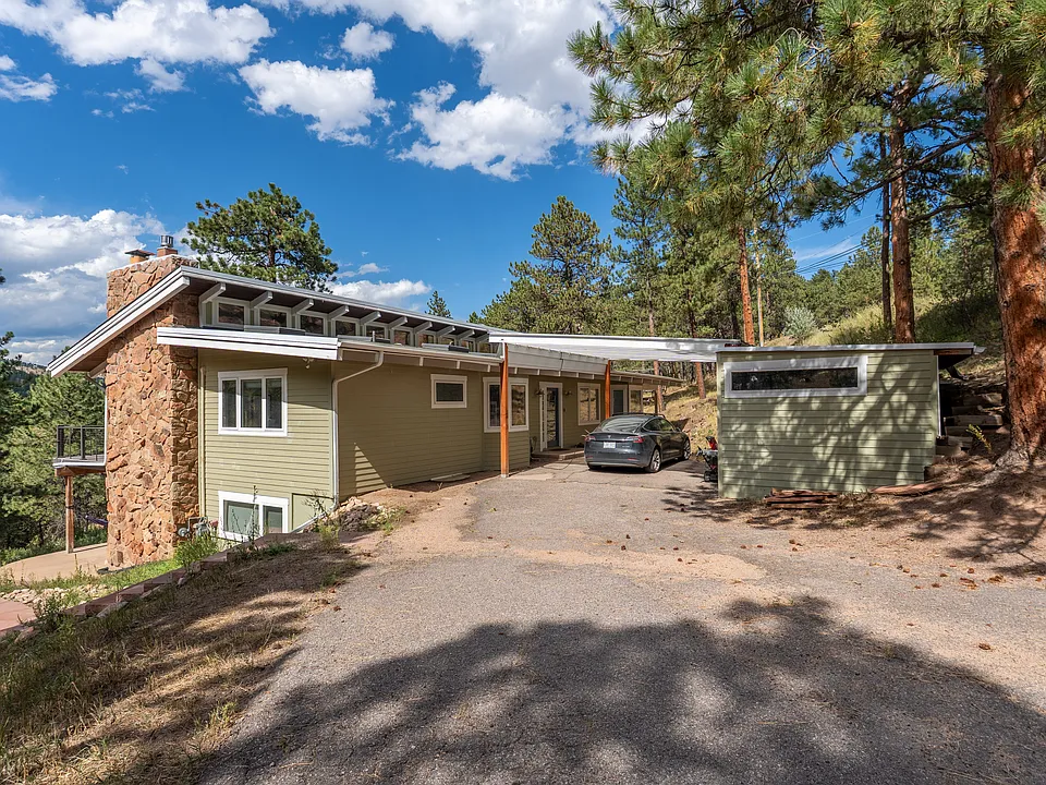 565 Timber Ln