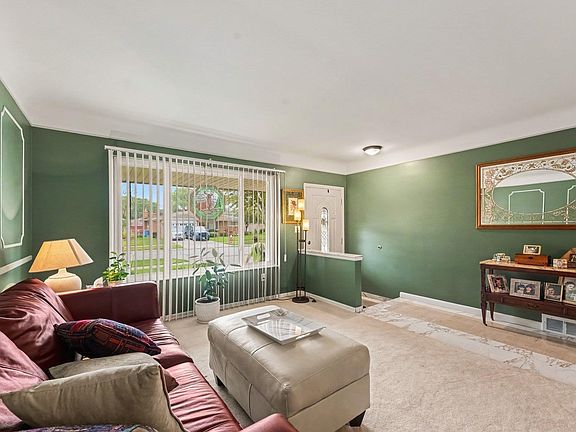4th image of 28531 Flanders Ave