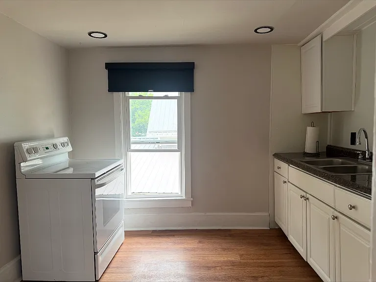 255 N 13th St #2 — Photo 9