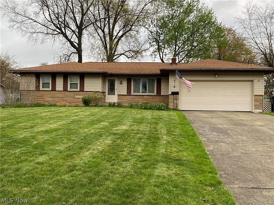 1st image of 4700 Woodridge Dr
