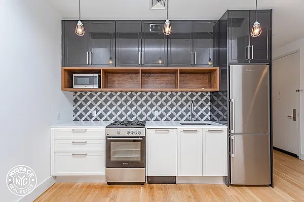 Rented by MySpaceNYC | media 47