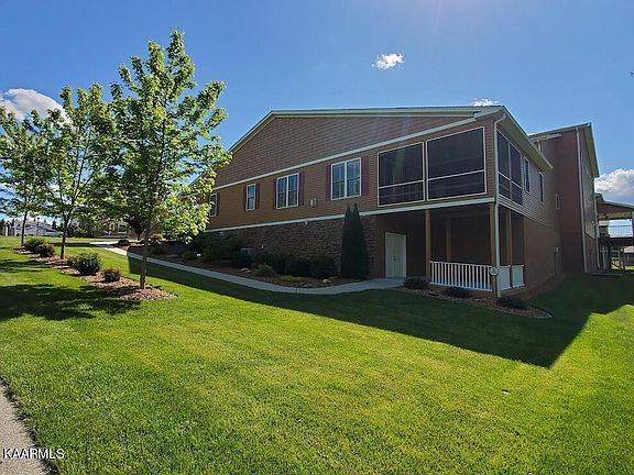 4th image of 14 Red Oak Dr