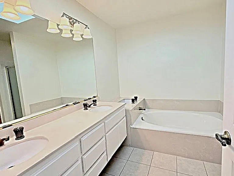 506 Silver Lake Dr — Photo 21