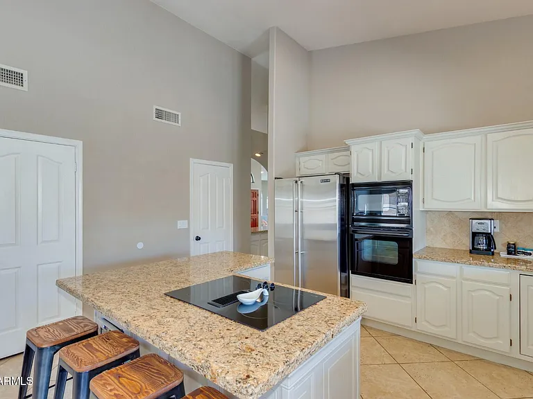 1585 W Honeysuckle Ln — Photo 11