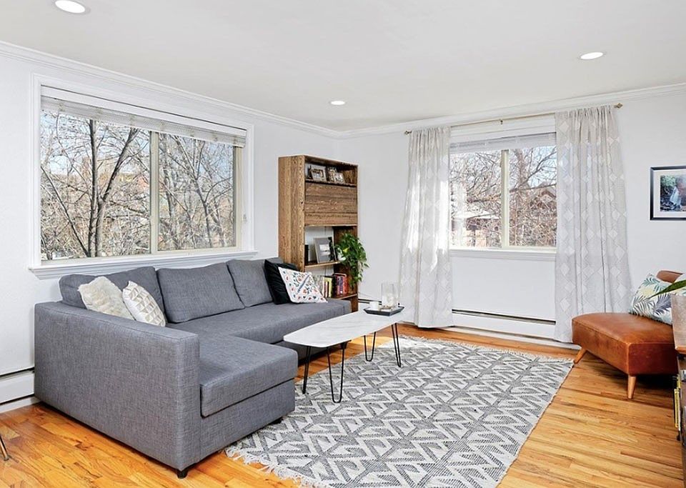 1st image of 1327 N Steele St APT 302