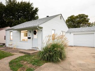 2211 W Arrowhead Ln, Peoria, IL 61604