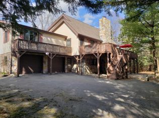 364 Minsi Trl W, Long Pond, PA 18334