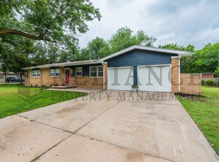 749 N Country Acres Ave, Wichita, KS 67212