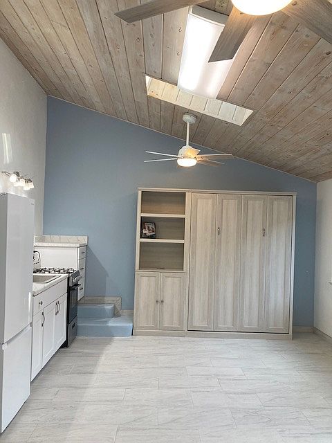 1st image of 525 Rincon Rd #B