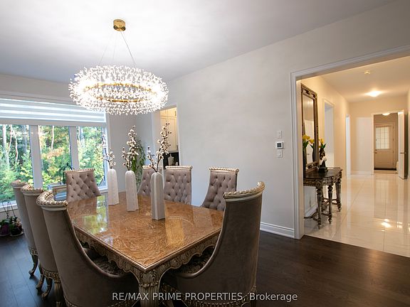 3rd image of 65 Redmond Cres