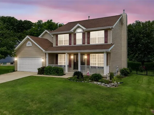 2052 Peine Forest Dr, Wentzville, MO 63385