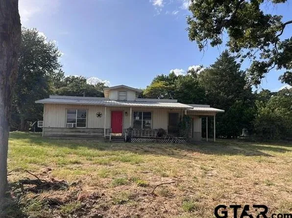 902 W College St, Athens, TX 75751