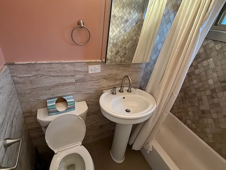 2148 W Rosemont Ave #4A — Photo 24