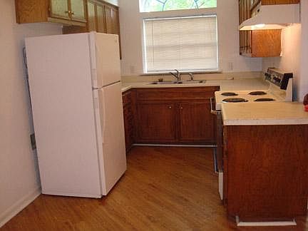 1st image of 100 Jackman St APT 103