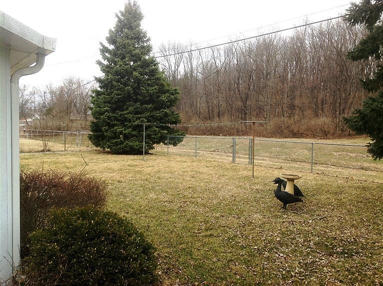 2nd image of 629 Carriage Dr