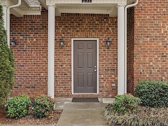 4th image of 237 Rowlette Cir #237