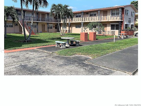 2nd image of 5300 Hollywood Blvd APT 5