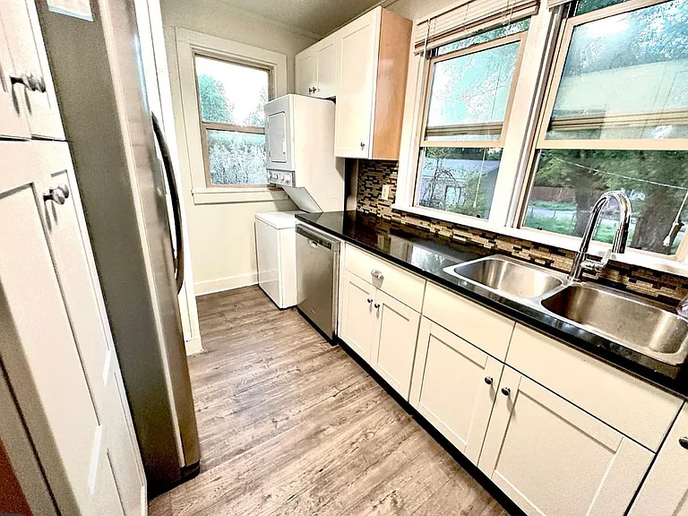 1026 Sycamore St #1026 — Photo 8