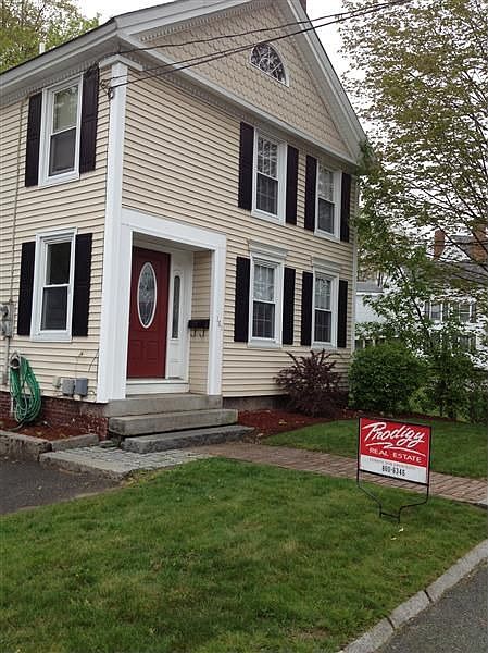 Front Entry w Irrigation
