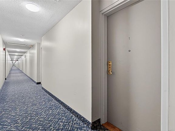 5th image of 78 Roehampton Ave #416