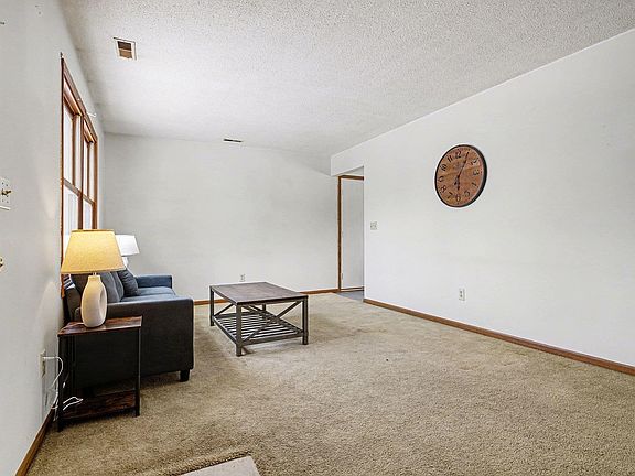 5th image of 311 W Hillside Dr