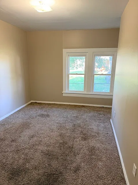 4 bed, 1500 sqft, $1,500 — Photo 3
