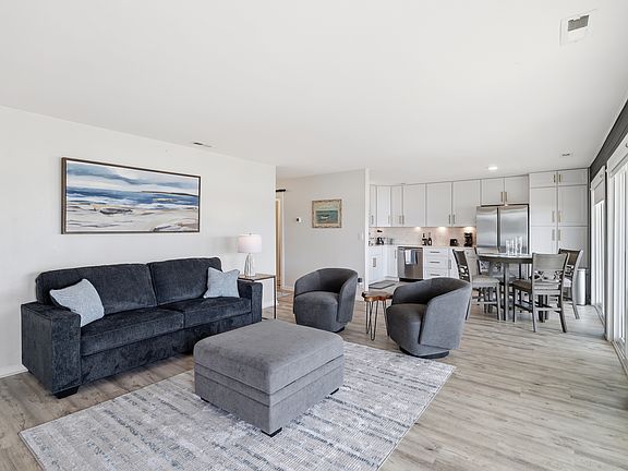 5th image of 3811 Pretty Lake Ave #A