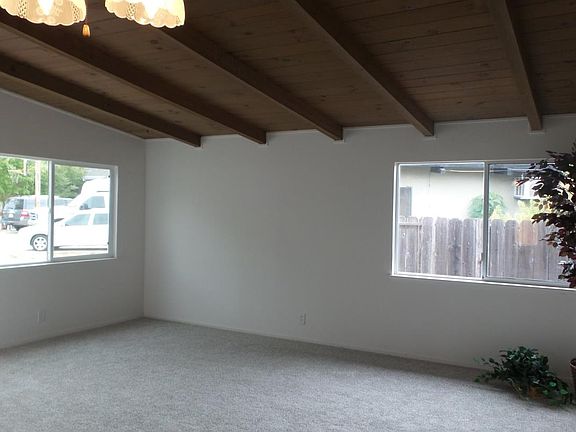 4th image of 17260 Torrey Ct