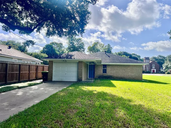 626 N Resident St, Wharton, TX 77488