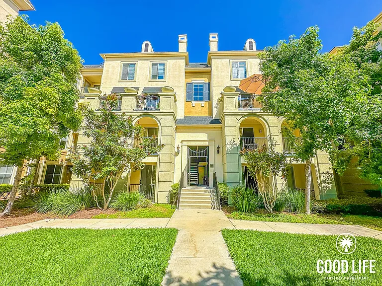 2260 Watermarke Pl — Photo 27