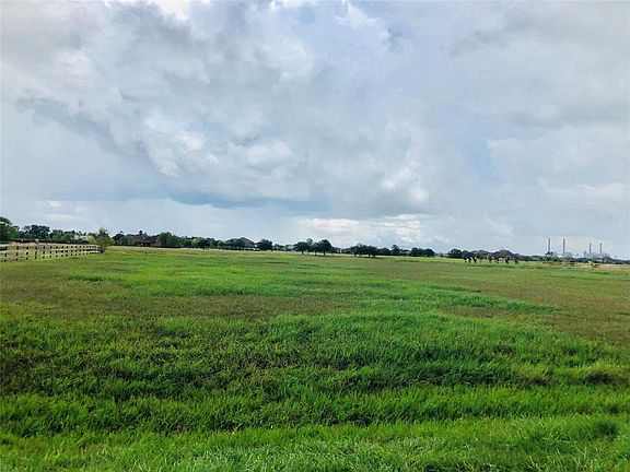 2nd image of 6906 Brazos Lakes Dr