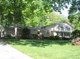 5043 Vernon Oaks Dr, Dunwoody, GA 30338