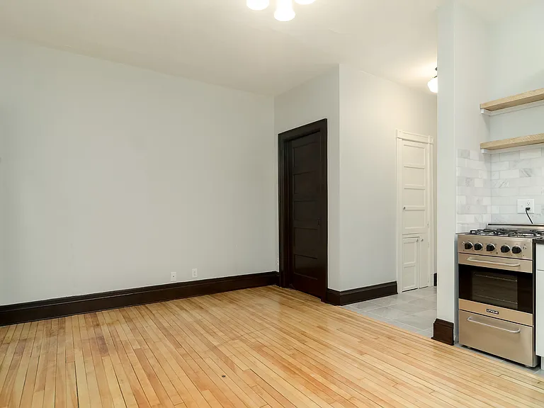 1770 Hennepin — Photo 9