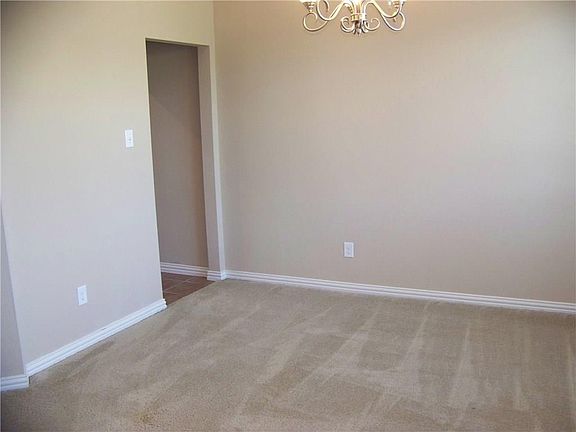5th image of 2211 Harrier St