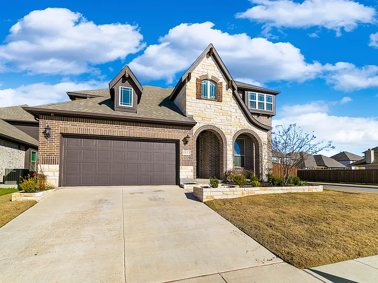 1113 Granger Dr — Photo 4