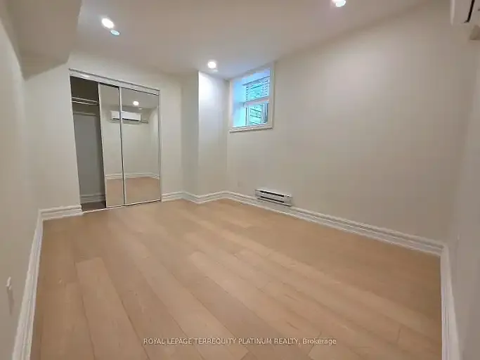 11 Beaconsfield Ave #2 — Photo 3