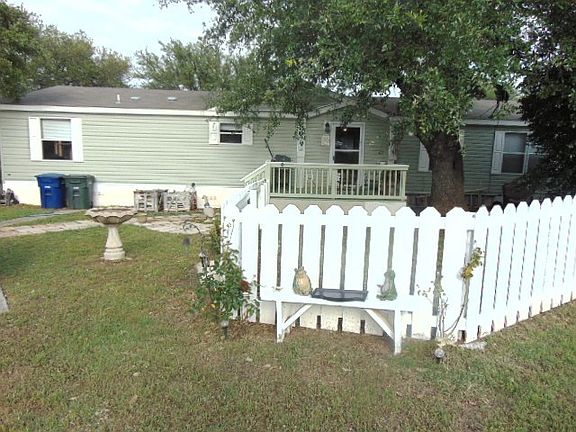 4th image of 216 Hickory Cir