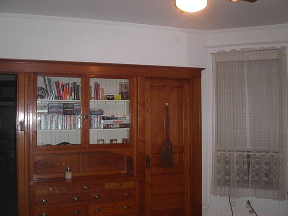 3rd image of 1140 W Diversey Pkwy #1