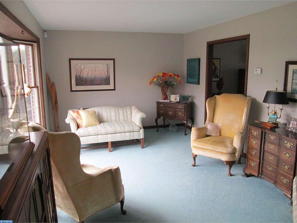 2nd image of 817 Apple Dr
